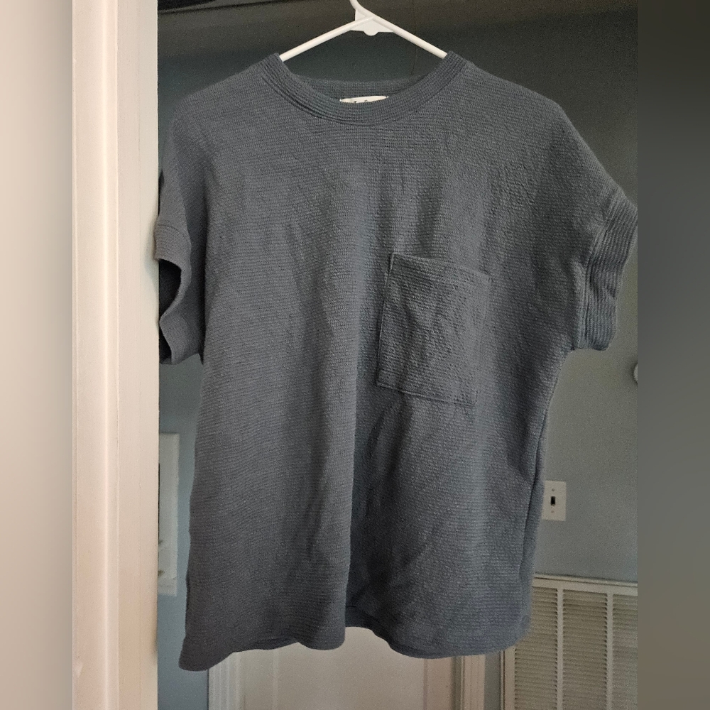NWOT Tres Bien Blue Gray Waffle Short Sleeve Tee with Front Pocket